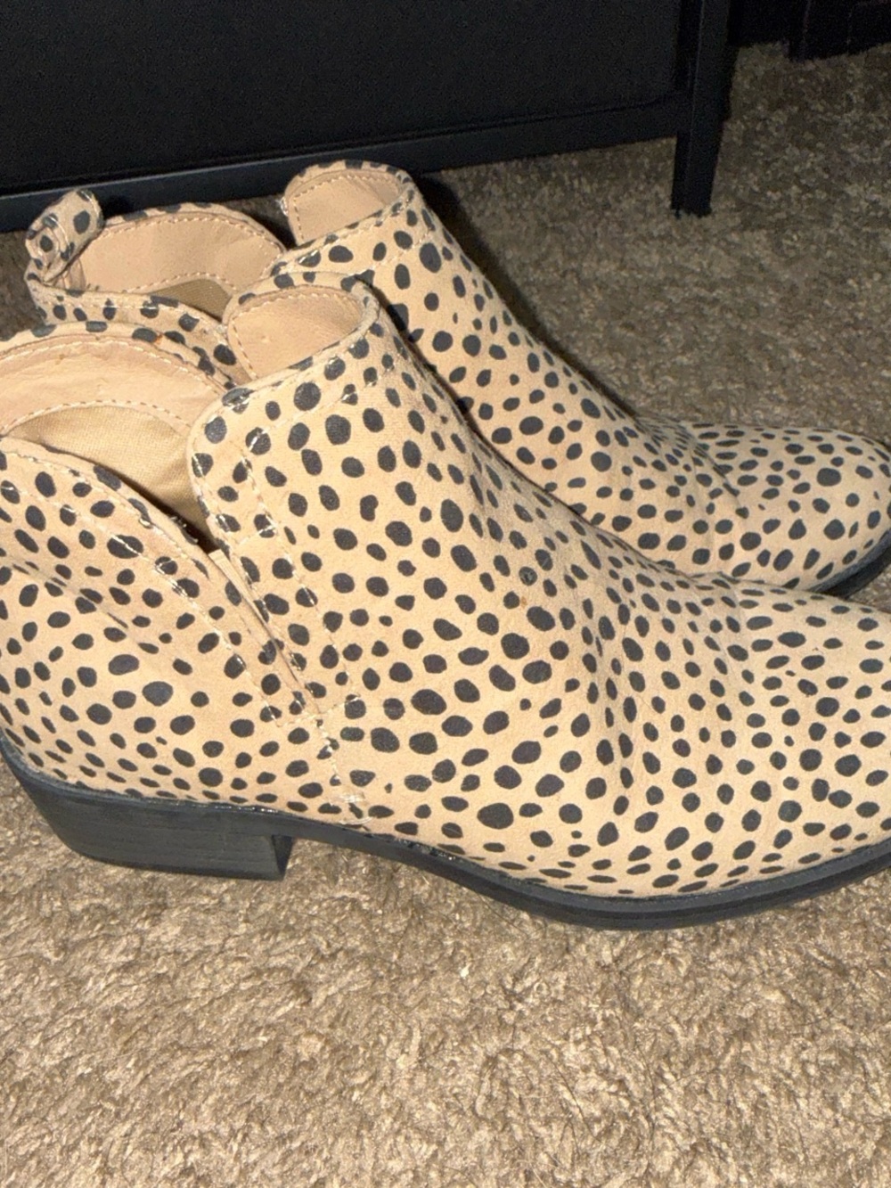 Universal Thread Tan and Black Spotted Ankle Booties